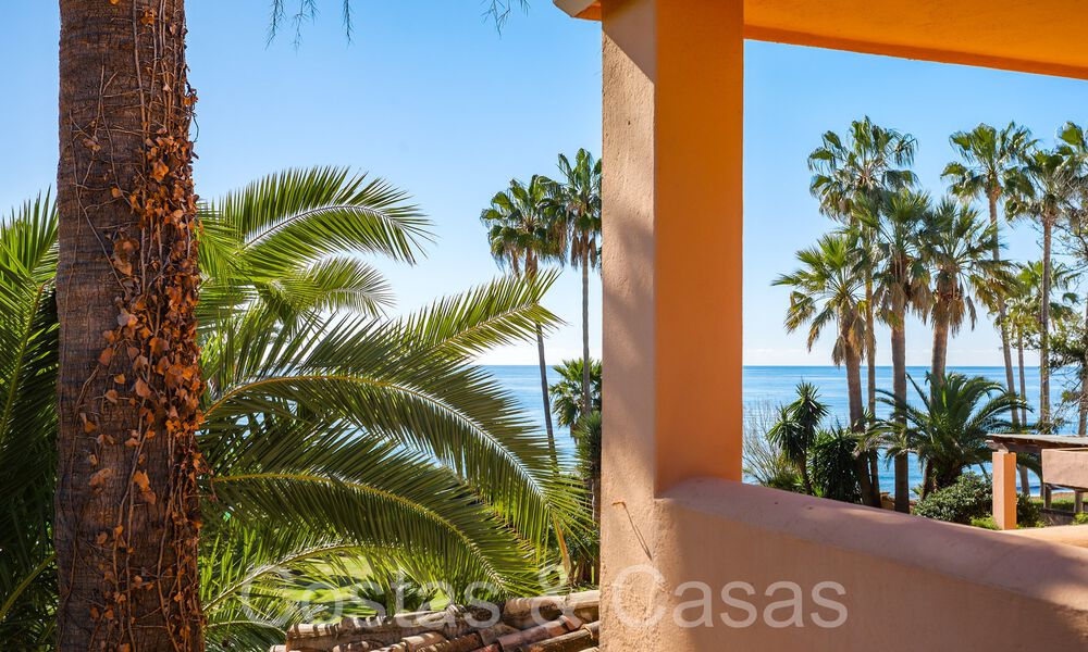 Villa andalouse à vendre directement sur la plage, sur le New Golden Mile entre Marbella et Estepona 66264