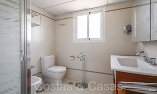 Villa andalouse à vendre directement sur la plage, sur le New Golden Mile entre Marbella et Estepona 66271 