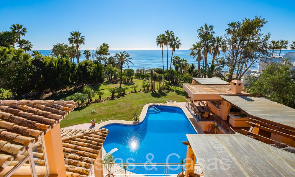 Villa andalouse à vendre directement sur la plage, sur le New Golden Mile entre Marbella et Estepona 66273