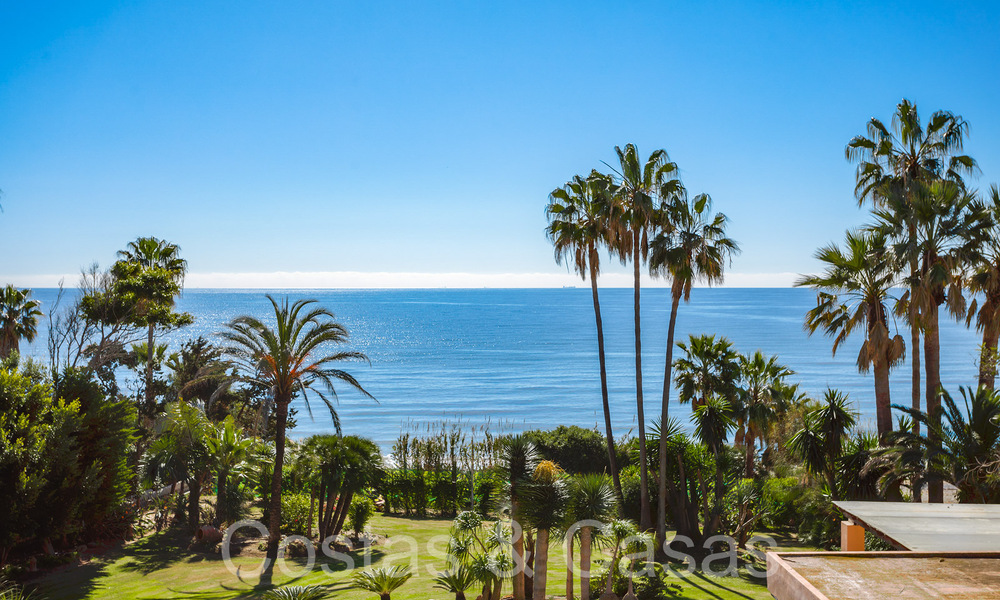 Villa andalouse à vendre directement sur la plage, sur le New Golden Mile entre Marbella et Estepona 66275