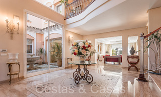 Villa andalouse à vendre directement sur la plage, sur le New Golden Mile entre Marbella et Estepona 66279 