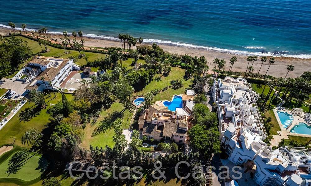 Villa andalouse à vendre directement sur la plage, sur le New Golden Mile entre Marbella et Estepona 66284