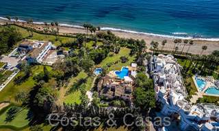 Villa andalouse à vendre directement sur la plage, sur le New Golden Mile entre Marbella et Estepona 66284 