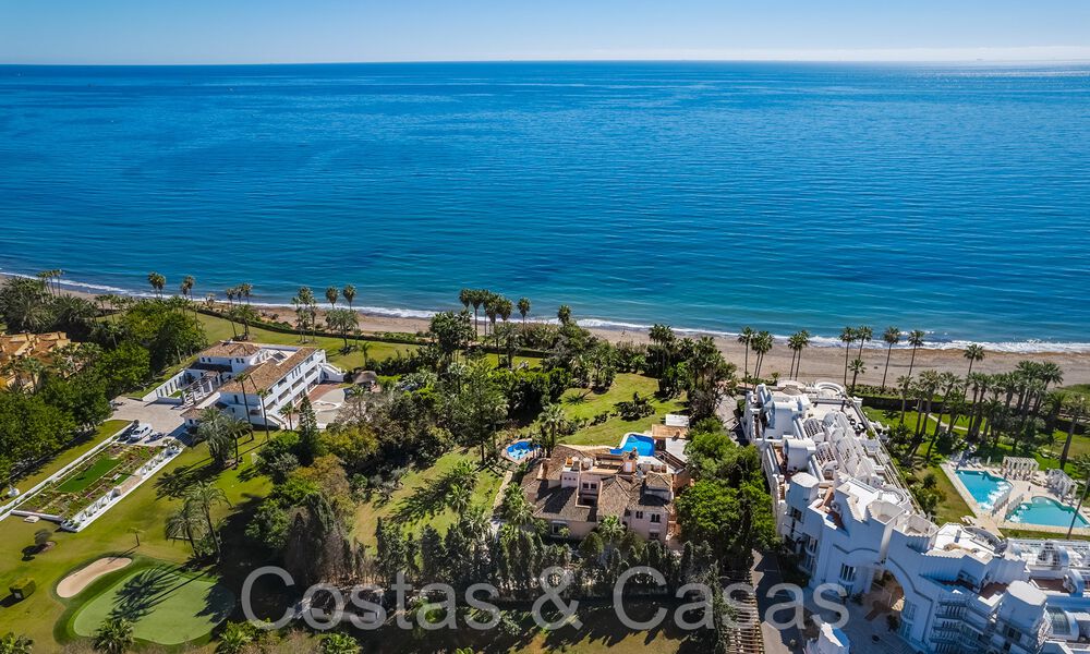 Villa andalouse à vendre directement sur la plage, sur le New Golden Mile entre Marbella et Estepona 66285