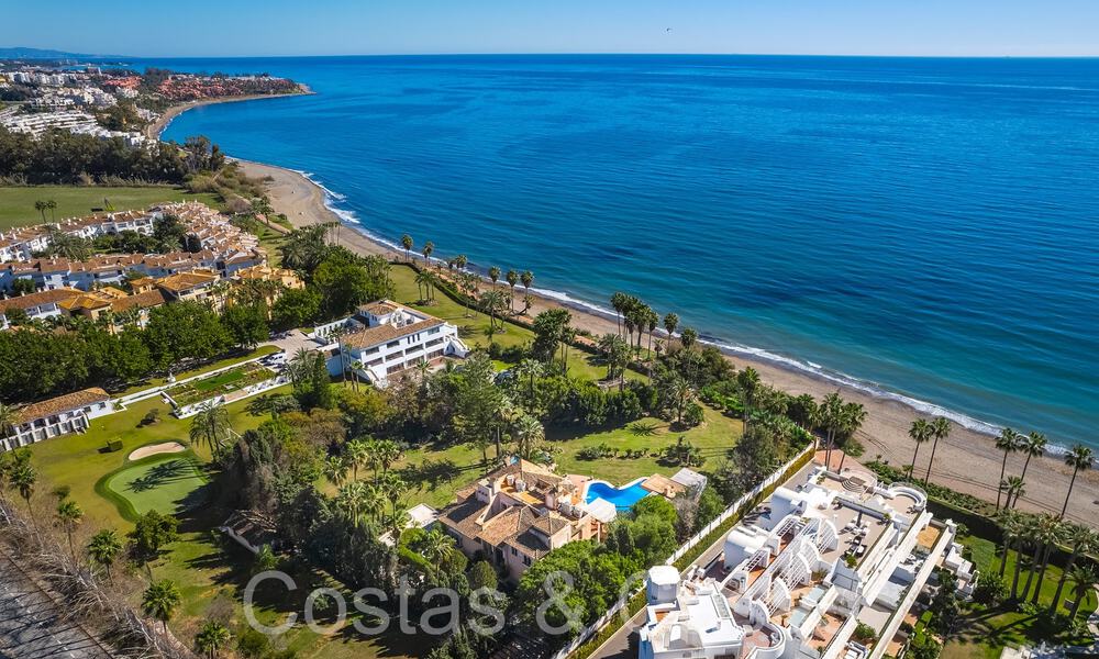 Villa andalouse à vendre directement sur la plage, sur le New Golden Mile entre Marbella et Estepona 66286