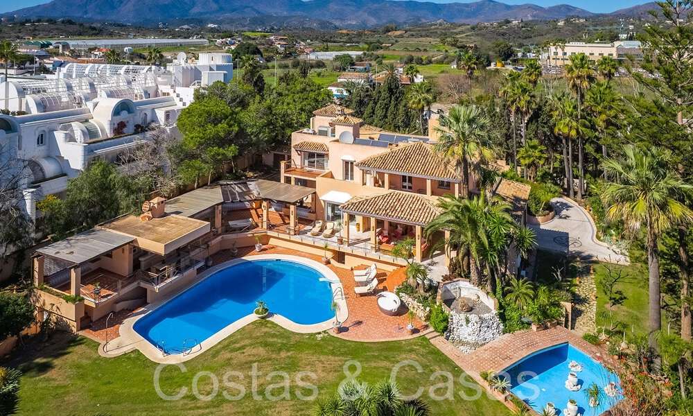 Villa andalouse à vendre directement sur la plage, sur le New Golden Mile entre Marbella et Estepona 66290