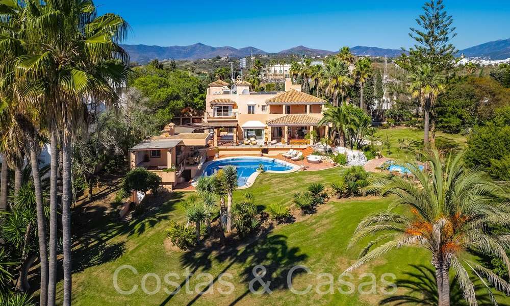 Villa andalouse à vendre directement sur la plage, sur le New Golden Mile entre Marbella et Estepona 66292