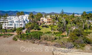 Villa andalouse à vendre directement sur la plage, sur le New Golden Mile entre Marbella et Estepona 66293 