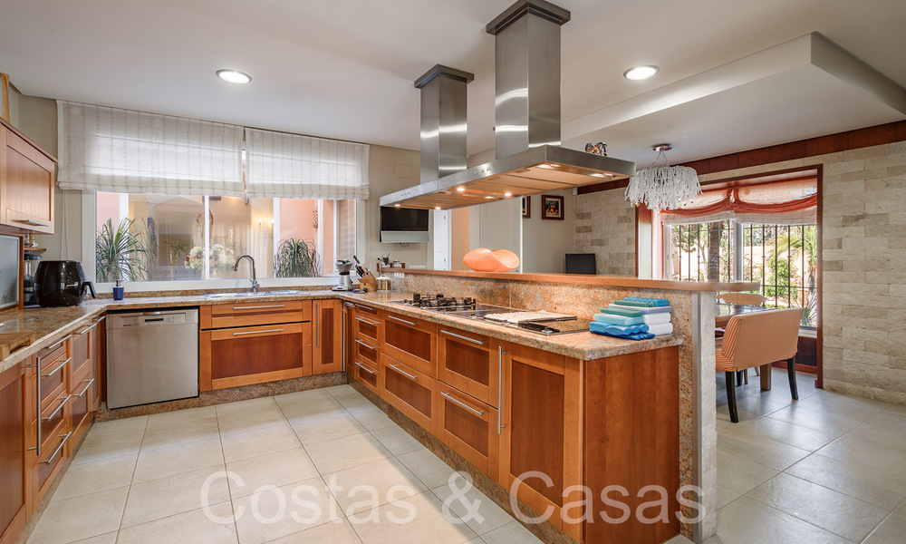 Villa andalouse à vendre directement sur la plage, sur le New Golden Mile entre Marbella et Estepona 66297