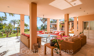Villa andalouse à vendre directement sur la plage, sur le New Golden Mile entre Marbella et Estepona 66299 