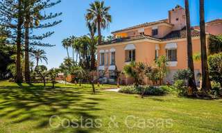 Villa andalouse à vendre directement sur la plage, sur le New Golden Mile entre Marbella et Estepona 66317 