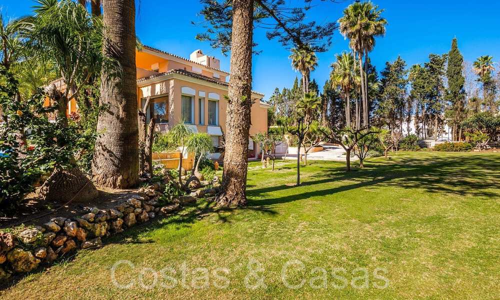 Villa andalouse à vendre directement sur la plage, sur le New Golden Mile entre Marbella et Estepona 66318