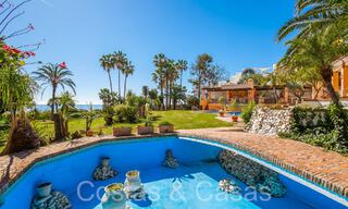 Villa andalouse à vendre directement sur la plage, sur le New Golden Mile entre Marbella et Estepona 66319 