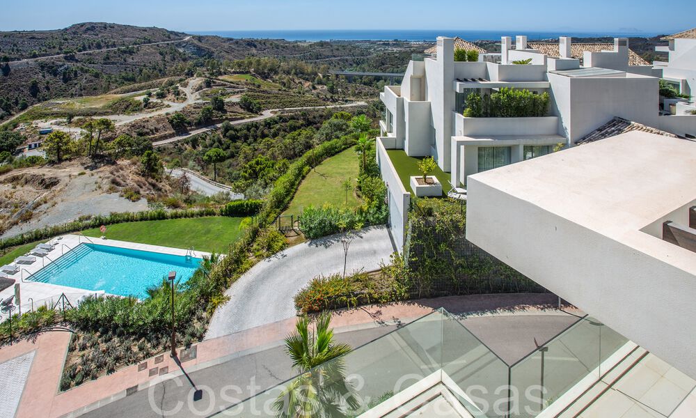 Prêt à emménager, penthouse flambant neuf de 3 chambres à vendre avec vue sur la mer dans un complexe fermé à Benahavis - Marbella 66230