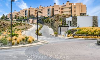 Prêt à emménager, appartement de luxe à vendre dans un prestigieux complexe de golf sur les collines de Marbella - Benahavis 66457 