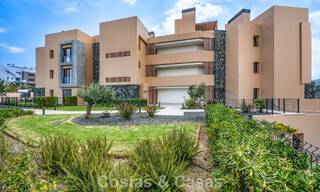 Prêt à emménager, appartement de luxe à vendre dans un prestigieux complexe de golf sur les collines de Marbella - Benahavis 66460 