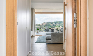 Prêt à emménager, appartement de luxe à vendre dans un prestigieux complexe de golf sur les collines de Marbella - Benahavis 66462 