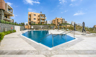 Prêt à emménager, appartement de luxe à vendre dans un prestigieux complexe de golf sur les collines de Marbella - Benahavis 66467 