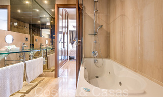 Penthouse en duplex contemporain à vendre dans un complexe de première ligne de plage avec piscine privée entre Marbella et Estepona 66586 