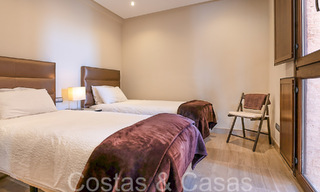 Penthouse en duplex contemporain à vendre dans un complexe de première ligne de plage avec piscine privée entre Marbella et Estepona 66590 