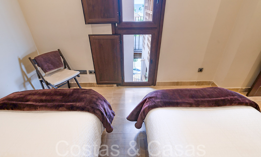 Penthouse en duplex contemporain à vendre dans un complexe de première ligne de plage avec piscine privée entre Marbella et Estepona 66591