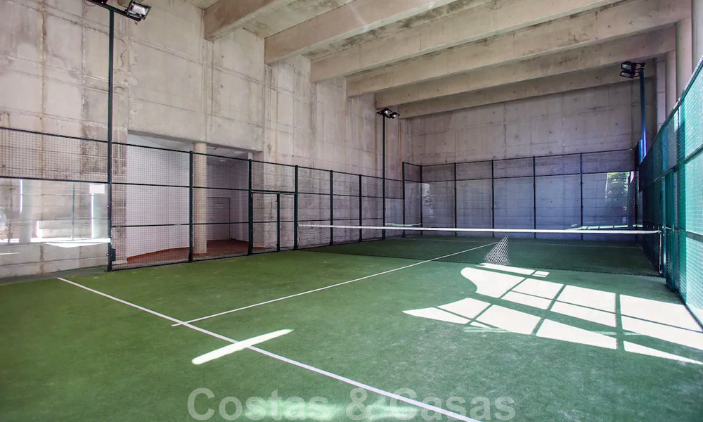 Penthouse en duplex contemporain à vendre dans un complexe de première ligne de plage avec piscine privée entre Marbella et Estepona 66647