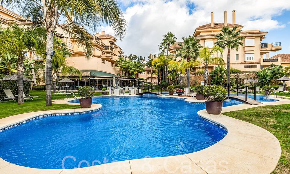Magnifique penthouse double avec vue sur la mer à vendre dans un complexe 5 étoiles à Nueva Andalucia, Marbella 66660