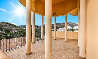 Magnifique penthouse double avec vue sur la mer à vendre dans un complexe 5 étoiles à Nueva Andalucia, Marbella 66694 