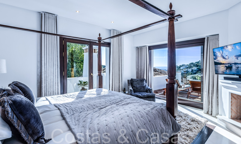 Villa de luxe méditerranéenne à vendre avec vue sur le golf et la mer dans une urbanisation fermée à La Quinta, Marbella - Benahavis 66714