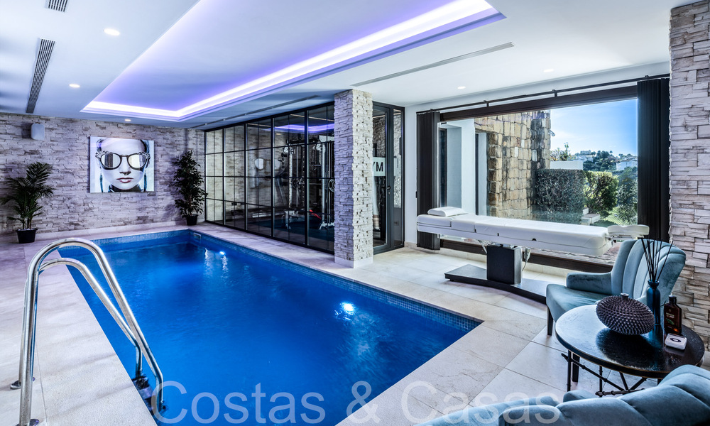 Villa de luxe méditerranéenne à vendre avec vue sur le golf et la mer dans une urbanisation fermée à La Quinta, Marbella - Benahavis 66726