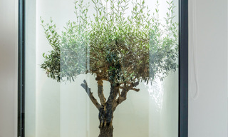 Villa de luxe élégante et moderne de plain-pied à vendre dans une zone de golf près du centre d'Estepona 66743 