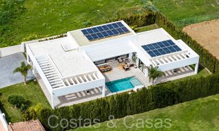 Villa de luxe élégante et moderne de plain-pied à vendre dans une zone de golf près du centre d'Estepona 66744 