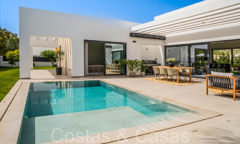 Villa de luxe élégante et moderne de plain-pied à vendre dans une zone de golf près du centre d'Estepona 66748
