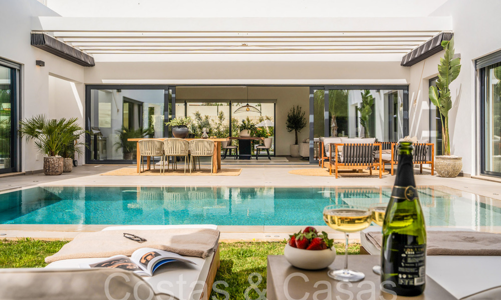 Villa de luxe élégante et moderne de plain-pied à vendre dans une zone de golf près du centre d'Estepona 66752