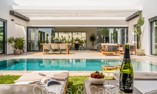 Villa de luxe élégante et moderne de plain-pied à vendre dans une zone de golf près du centre d'Estepona 66752 
