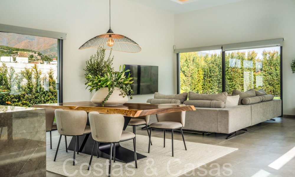 Villa de luxe élégante et moderne de plain-pied à vendre dans une zone de golf près du centre d'Estepona 66759