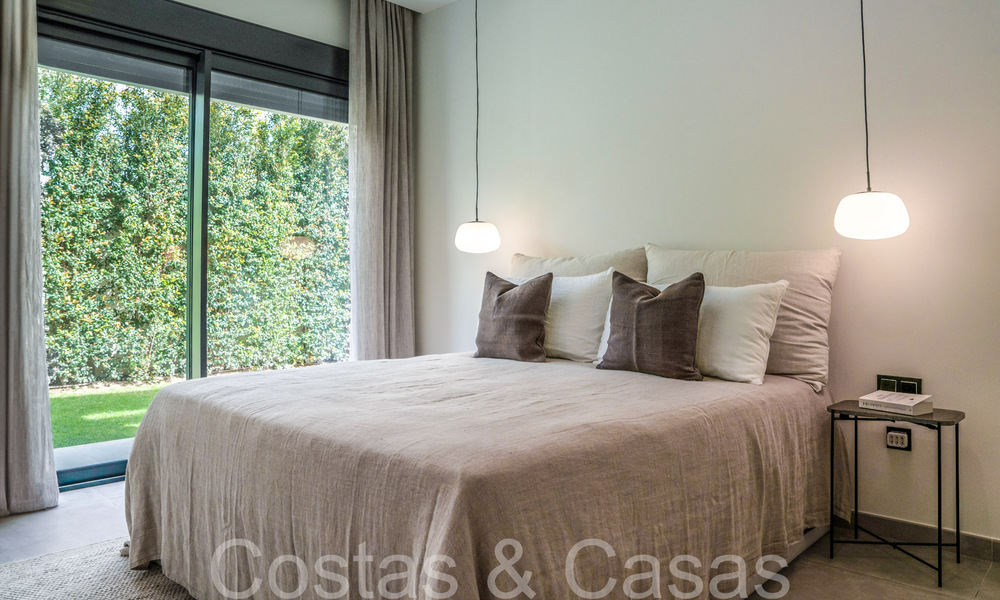 Villa de luxe élégante et moderne de plain-pied à vendre dans une zone de golf près du centre d'Estepona 66771