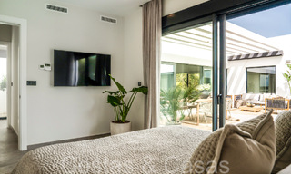 Villa de luxe élégante et moderne de plain-pied à vendre dans une zone de golf près du centre d'Estepona 66776 