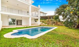Fantastique villa jumelée avec vue à 360° à vendre dans une urbanisation fermée à l'est de Marbella 66782 