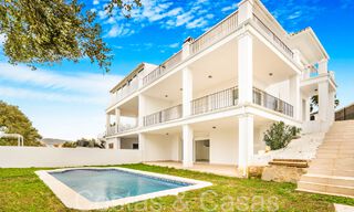 Fantastique villa jumelée avec vue à 360° à vendre dans une urbanisation fermée à l'est de Marbella 66783