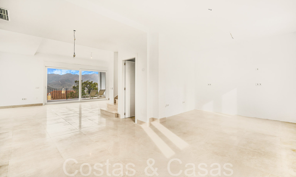 Fantastique villa jumelée avec vue à 360° à vendre dans une urbanisation fermée à l'est de Marbella 66791
