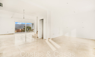 Fantastique villa jumelée avec vue à 360° à vendre dans une urbanisation fermée à l'est de Marbella 66791 