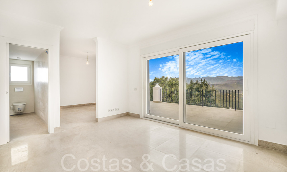 Fantastique villa jumelée avec vue à 360° à vendre dans une urbanisation fermée à l'est de Marbella 66796