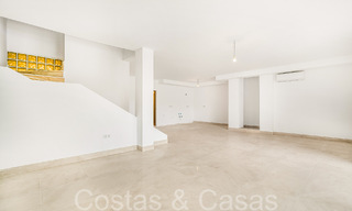 Fantastique villa jumelée avec vue à 360° à vendre dans une urbanisation fermée à l'est de Marbella 66808 