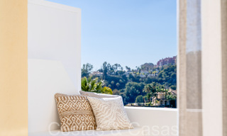Prêt à emménager, penthouse en duplex contemporain à vendre dans une communauté fermée à La Quinta à Benahavis, Marbella 66818 