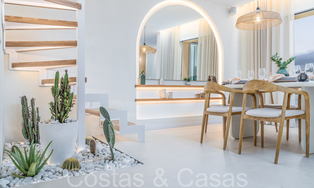 Prêt à emménager, penthouse en duplex contemporain à vendre dans une communauté fermée à La Quinta à Benahavis, Marbella 66821