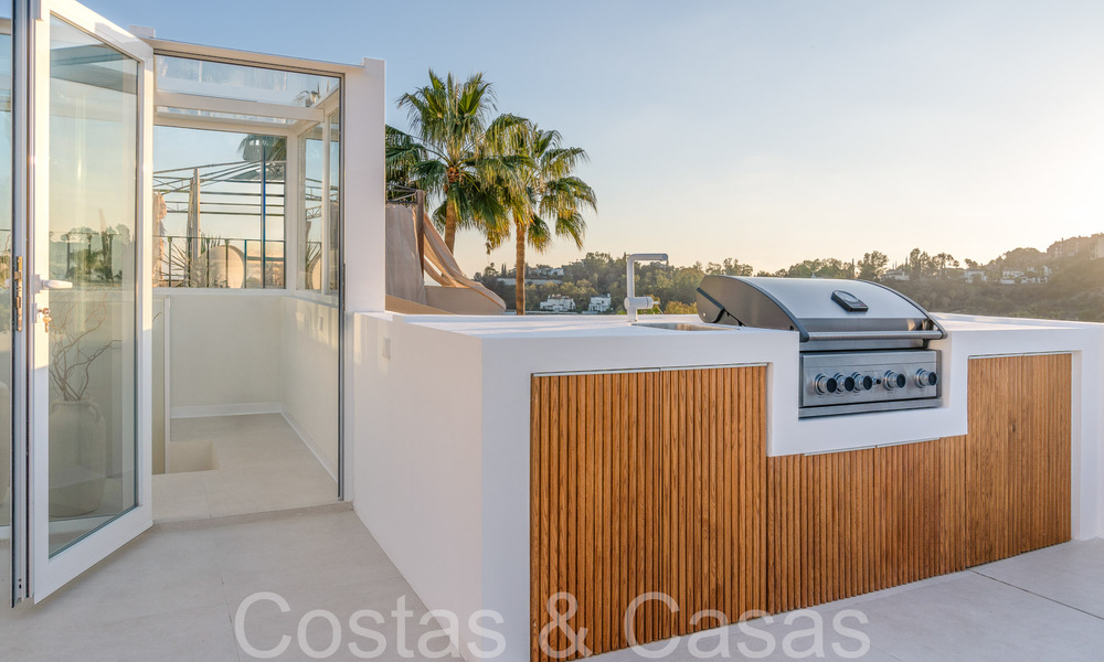 Prêt à emménager, penthouse en duplex contemporain à vendre dans une communauté fermée à La Quinta à Benahavis, Marbella 66829