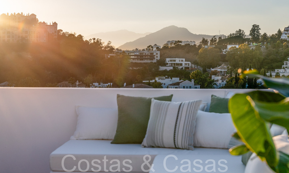 Prêt à emménager, penthouse en duplex contemporain à vendre dans une communauté fermée à La Quinta à Benahavis, Marbella 66834