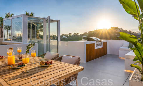 Prêt à emménager, penthouse en duplex contemporain à vendre dans une communauté fermée à La Quinta à Benahavis, Marbella 66840