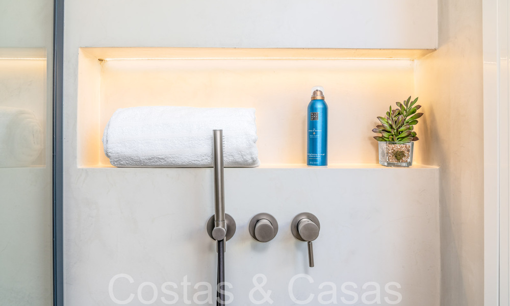 Prêt à emménager, penthouse en duplex contemporain à vendre dans une communauté fermée à La Quinta à Benahavis, Marbella 66841